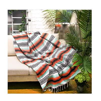 Paj rwb Mexican pam nrog tassel