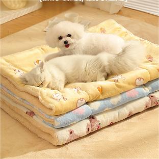 Mos thiab fluffy tsiaj pam vov